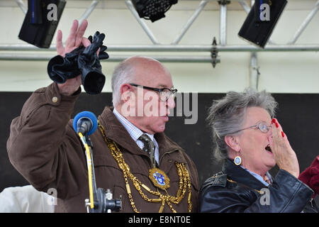 Brighton, Regno Unito. Xii Ottobre, 2014. Il sindaco e il Sindaco a Brightona Cuore Fondazione festival a Madera Drive Brighton, Sussex, Regno Unito. Credito: Paolo Briden/Alamy Live News Foto Stock