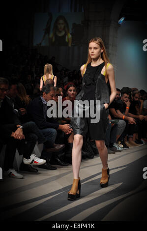 Saymyname SS2015 - Lisbona Fashion Week Legacy Foto Stock