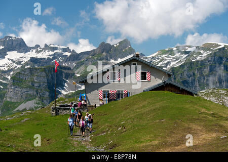 SAC rifugio di montagna Glattalp Huette, Glattalphuette,Glarona Alpi del Canton Svitto, Svizzera Foto Stock