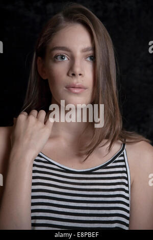 Ritratto di giovane donna Foto Stock
