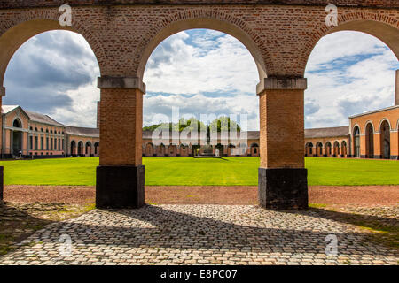 Le Grand-Hornu, Sito Patrimonio Mondiale dell'UNESCO, un ex miniera di carbone, ora un museo e il museo d'arte per il design industriale e di arte moderna Foto Stock