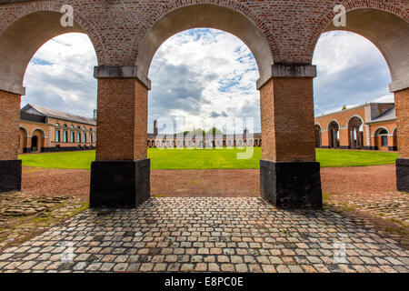 Le Grand-Hornu, Sito Patrimonio Mondiale dell'UNESCO, un ex miniera di carbone, ora un museo e il museo d'arte per il design industriale e di arte moderna Foto Stock