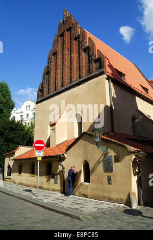 Joselov è il nome del ghetto ebraico di Praga. La Vecchia Sinagoga. Completato nel 1270 in stile gotico. Foto Stock