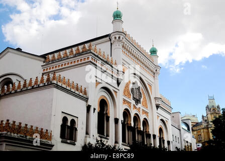 Joselov è il nome del ghetto ebraico di Praga.La Sinagoga Spagnola è un revival moresca sinagoga costruito a Praga nel 1868 Foto Stock