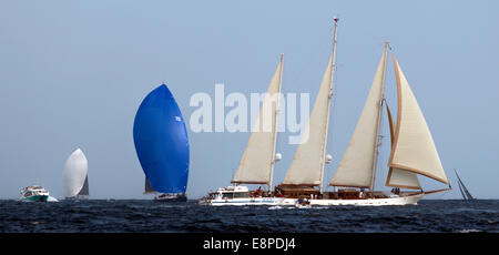 Magic Blue & Rose des Vents II barca a vela intorno a St Tropez Foto Stock