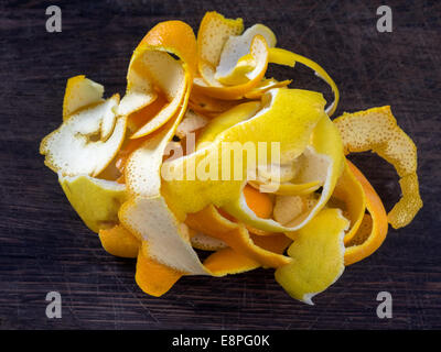 Arancione e la scorza di limone pronto per cucinare Foto Stock