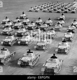 Rally di Norimberga 1936 a Norimberga, Germania - Mostra della Wehrmacht sul campo di Zeppelin al partito nazista rally, qui: Carri armati. (Difetti di qualità dovuti alla copia storica dell'immagine) Fotoarchiv für Zeitgeschichtee - NESSUN SERVIZIO DI CABLAGGIO – Foto Stock