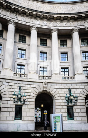 William Jefferson Clinton Edificio Federale (ex Ariel Rios edificio), il Triangolo Federale, Washington DC Foto Stock