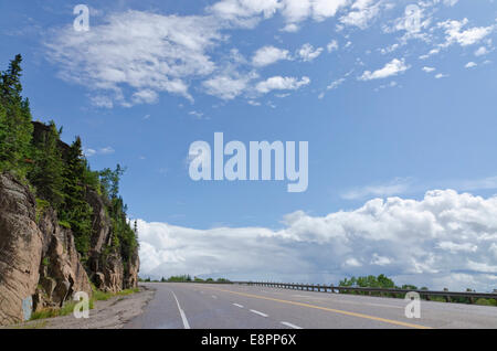 TransCanada highway lungo Lago Superior shore Foto Stock