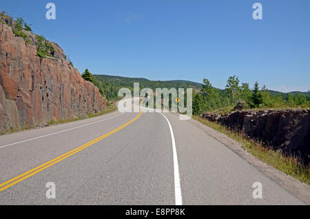 TransCanada highway lungo Lago Superior shore Foto Stock