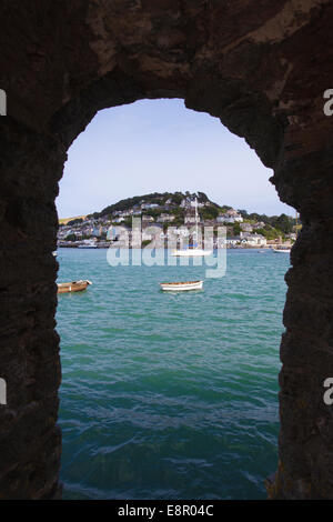 Vista sul fiume Dart Kingswear da Bayard's Cove Castello, Dartmouth, Devon, Inghilterra, Regno Unito Foto Stock