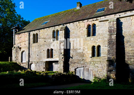 Il mulino a Fountains Abbey, vicino a Ripon, North Yorkshire, Inghilterra, Regno Unito Foto Stock