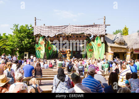 Madagascar live show al Chessington World of Adventures, Surrey, Regno Unito. Foto Stock