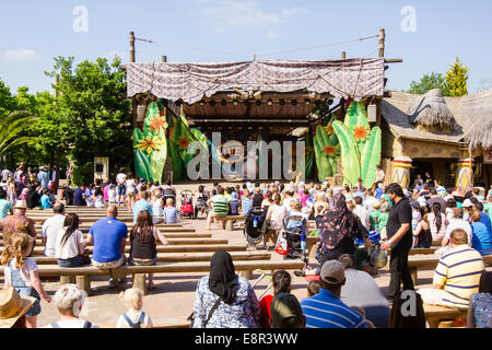 Madagascar live show al Chessington World of Adventures, Surrey, Regno Unito. Foto Stock