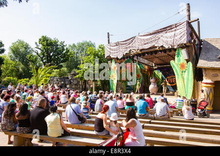 Madagascar live show al Chessington World of Adventures, Surrey, Regno Unito. Foto Stock