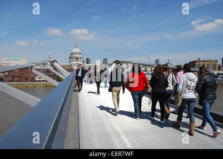 Millennium Bridge London REGNO UNITO Foto Stock