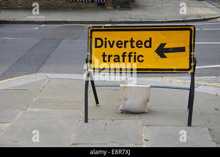 Traffico deviato segno nel Central London REGNO UNITO Foto Stock