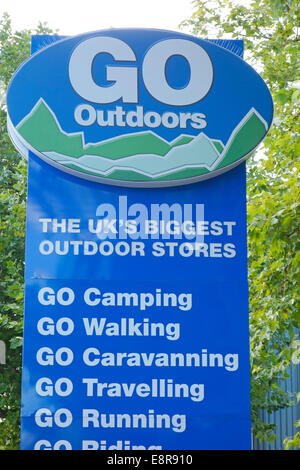 Andare all'aperto, negozio Hoo Farm Industrial Estate, Kidderminster, Worcestershire, England, Regno Unito Foto Stock