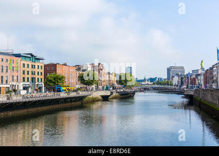 Fiume Liffey da Grattan Bridge, Dublin City, Repubblica di Irlanda Foto Stock