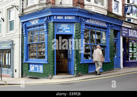 Fabbro tradizionale e calzolai shop, High Street, Lutterworth Leicestershire. Foto Stock