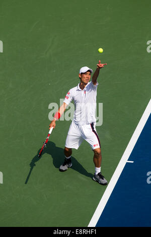 Kei Nishikori (JPN) sconfisse top-seme e mondo No. 1 Novak Djokovic (SRB) negli uomini Semi-Final per raggiungere la sua prima carriera Gra Foto Stock