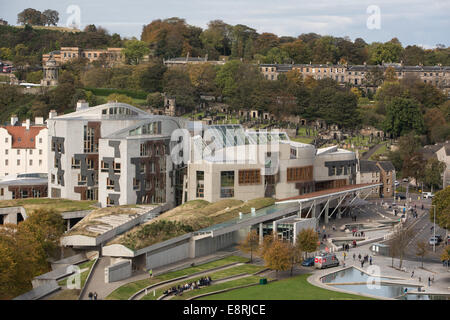 Vedute aeree di Edinburgh City, visto dalla cima del Arthur' Seat, a Edimburgo, Scozia, Regno Unito. Foto Stock