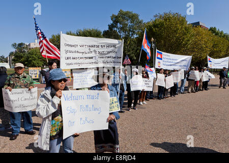 Laotian-Americans protestando contro il Vietnam - Washington DC, Stati Uniti d'America Foto Stock