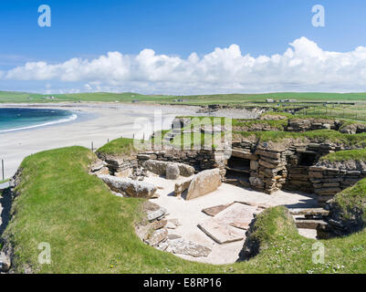 Skara Brae (Skerrabra) è un villaggio Neolitico sul Orkney continentale, un sito Patrimonio Mondiale dell'UNESCO. Isole Orcadi, Scozia. Foto Stock