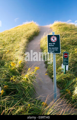 Tenere lontane le dune segno - Spiaggia di Brackley - Prince Edward Island, Canada Foto Stock