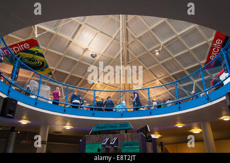 Winchester Science Centre e il Planetarium ( in precedenza il centro di Intech) Mattino Hill, Winchester, Hampshire, Inghilterra, Regno Unito Foto Stock