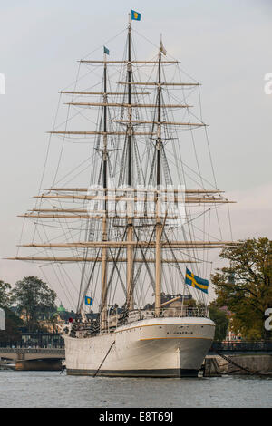 Tre-masted tall nave af Chapman, ora un ostello della gioventù, isola di Skeppsholmen, Stoccolma, contea di Stoccolma, Svezia Foto Stock