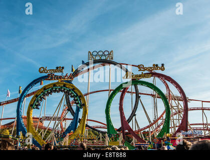 Olympia Looping divertente giro con 5 loopings, Oktoberfest a Monaco di Baviera, Baviera, Baviera, Germania Foto Stock