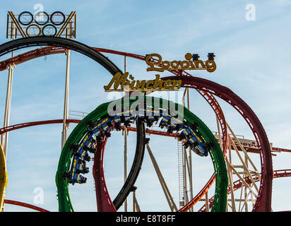 Olympia Looping divertente giro con 5 loopings, Oktoberfest a Monaco di Baviera, Baviera, Baviera, Germania Foto Stock