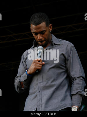 La radio e la TV personality Richard Blackwood sul palco di Hyde Park Foto Stock