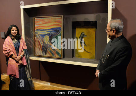 Il presidente dell India, Shri Pranab Mukherjee e Ms Sharmistha Mukherjee, visitando il Museo di Munch seguita da una firma del memorandum di intesa tra il Ministero della Cultura, governo dell'India e il Museo di Munch a Oslo. Presidente Pranab Mukherjee è il primo indiano del capo di stato a visitare la Norvegia. © Bhaskar Mallick/Pacific Press/Alamy Live News Foto Stock