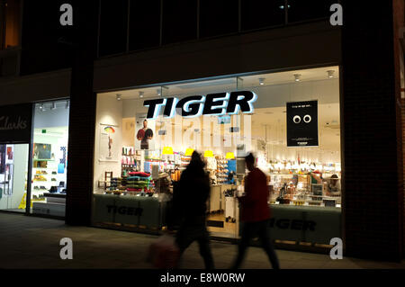 Tiger varietà danese store città di Canterbury Kent REGNO UNITO 2014 Foto Stock