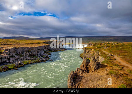 Cascate Godafoss nel paesaggio islandese vicino a Akureyri in Islanda. Foto Stock