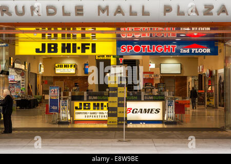 JB Hi-Fi electronics negozio di fronte e digital signage Foto Stock