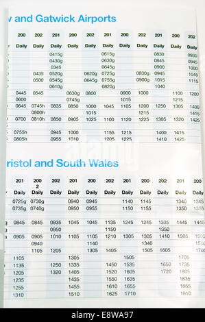 La National Express Coach calendario tra il Galles del Sud e per l' Aeroporto di Gatwick Foto Stock