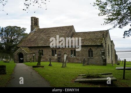 La Chiesa di San Pietro, Heysham, è situato nel villaggio di Heysham Foto Stock