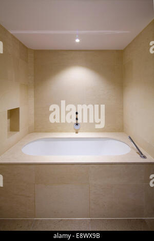 Bagno moderno in casa di Wellington, Westminster London. Costruire nuovi appartamenti per il Land Securities nel cuore di Londra Foto Stock