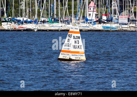 Slow nessun segno di riattivazione Pas De vago segno bilingue Foto Stock