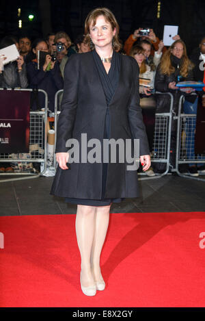 L'attrice Emily Watson assiste il testamento del mondo giovanile PREMIERE al BFI London Film Festival Gala centrotavola supportata dal sindaco di Londra su 14/10/2014 di Odeon Leicester Square, Londra. Persone nella foto: Emily Watson. Foto di Julie Edwards Foto Stock