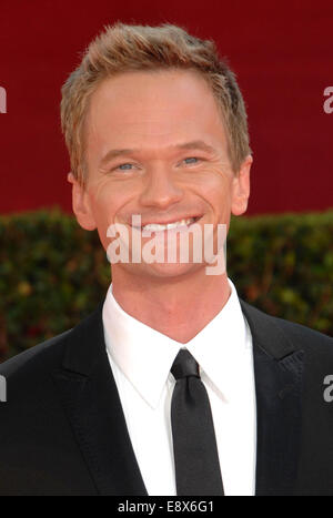 Hollywood, CA, Stati Uniti d'America. 15 ottobre, 2014. Neil Patrick Harris ospiterà il prossimo 87th Academy Awards Ceremony. Nella foto: Sett. 20, 2009 - Neil Patrick Harris assiste la 61st Primetime Emmy Awards Red Carpet arrivi presso il Nokia Theater. Credito: Phil Roach/Globe foto/ZUMAPRESS.com/Alamy Live News Foto Stock