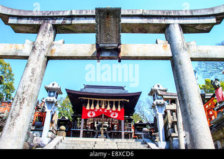Kyoto, Giappone - 14 Aprile 2013: Fushimi Inari Taisha è in testa al santuario di Inari, situato in Fushimi-ku, Kyoto, Giappone Foto Stock