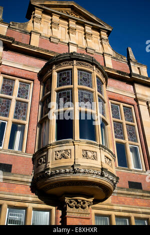 Finestra ad arco in Leamington Spa town hall, Warwickshire, Inghilterra, Regno Unito Foto Stock