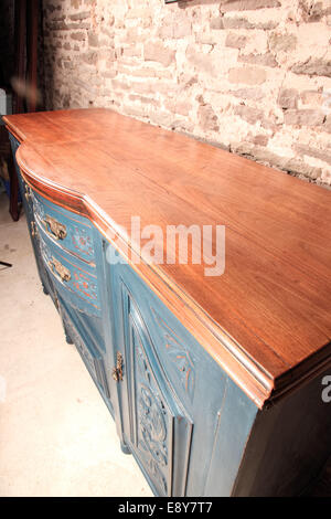 Shabby Chic art nouveau blu credenza Foto Stock