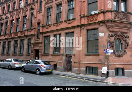 Manchester, Regno Unito. 16 ottobre, 2014. Oltre 1700 i biglietti per il parcheggio sono stati rilasciati per il parcheggio illegale sul Lloyd Street a Manchester dal 2008 al 2013, il quarto più alto per qualsiasi strada in Greater Manchester. Credito: Giovanni friggitrice/Alamy Live News Foto Stock