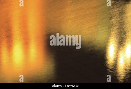 Riflessione invertita in acqua Foto Stock