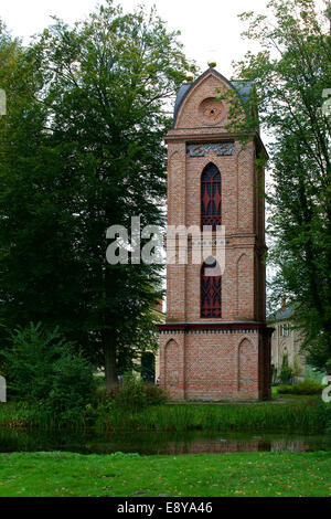 Il campanile di Santa Elena e Andreas Foto Stock